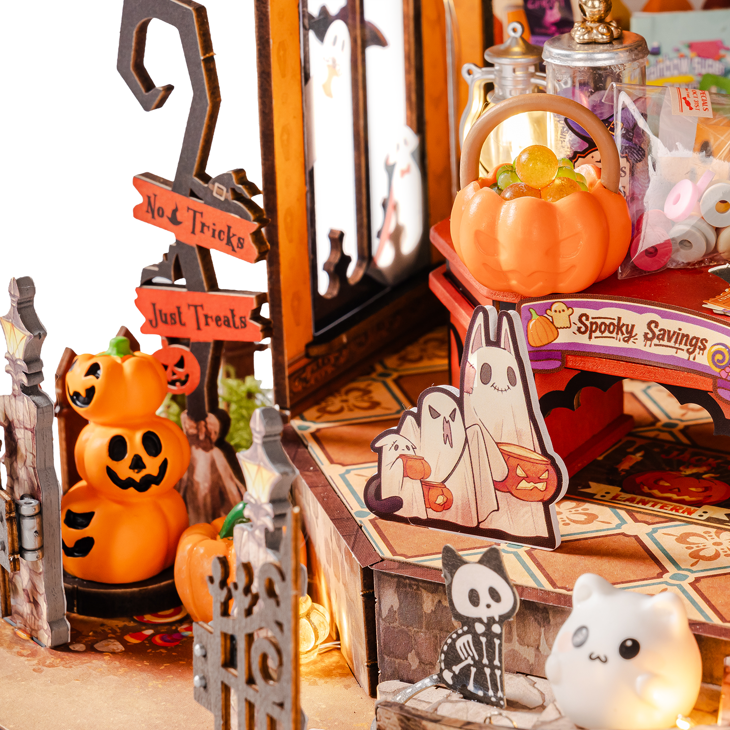 Rolife Haunted Candy House DIY Miniature House DG186
