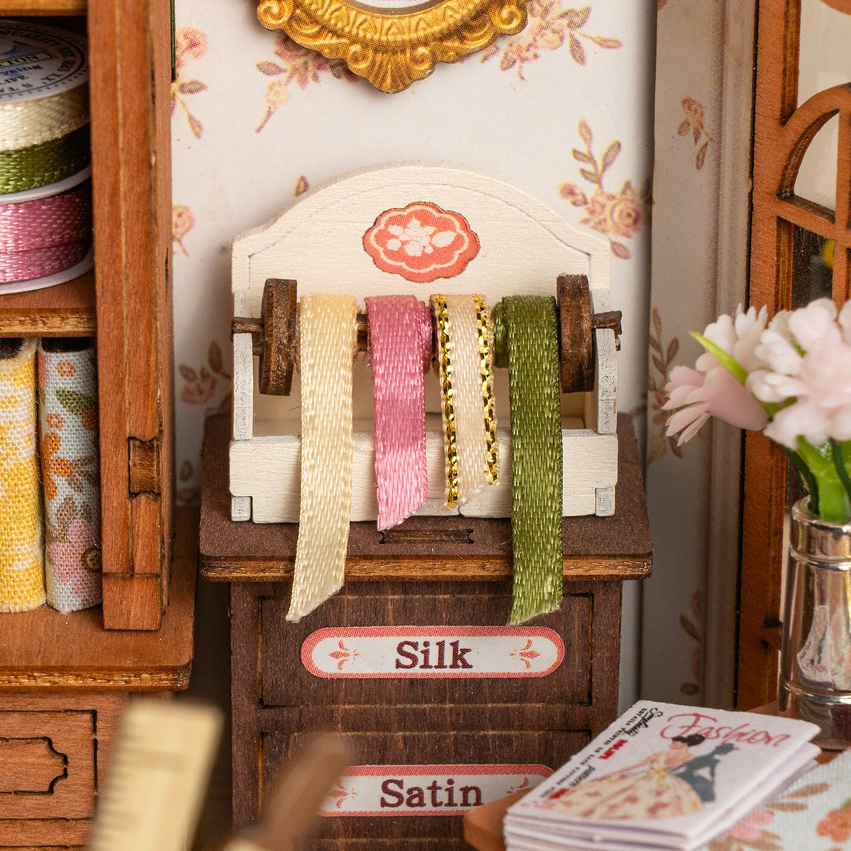 Rolife Elsa's Tailoring DIY Miniature House DG178