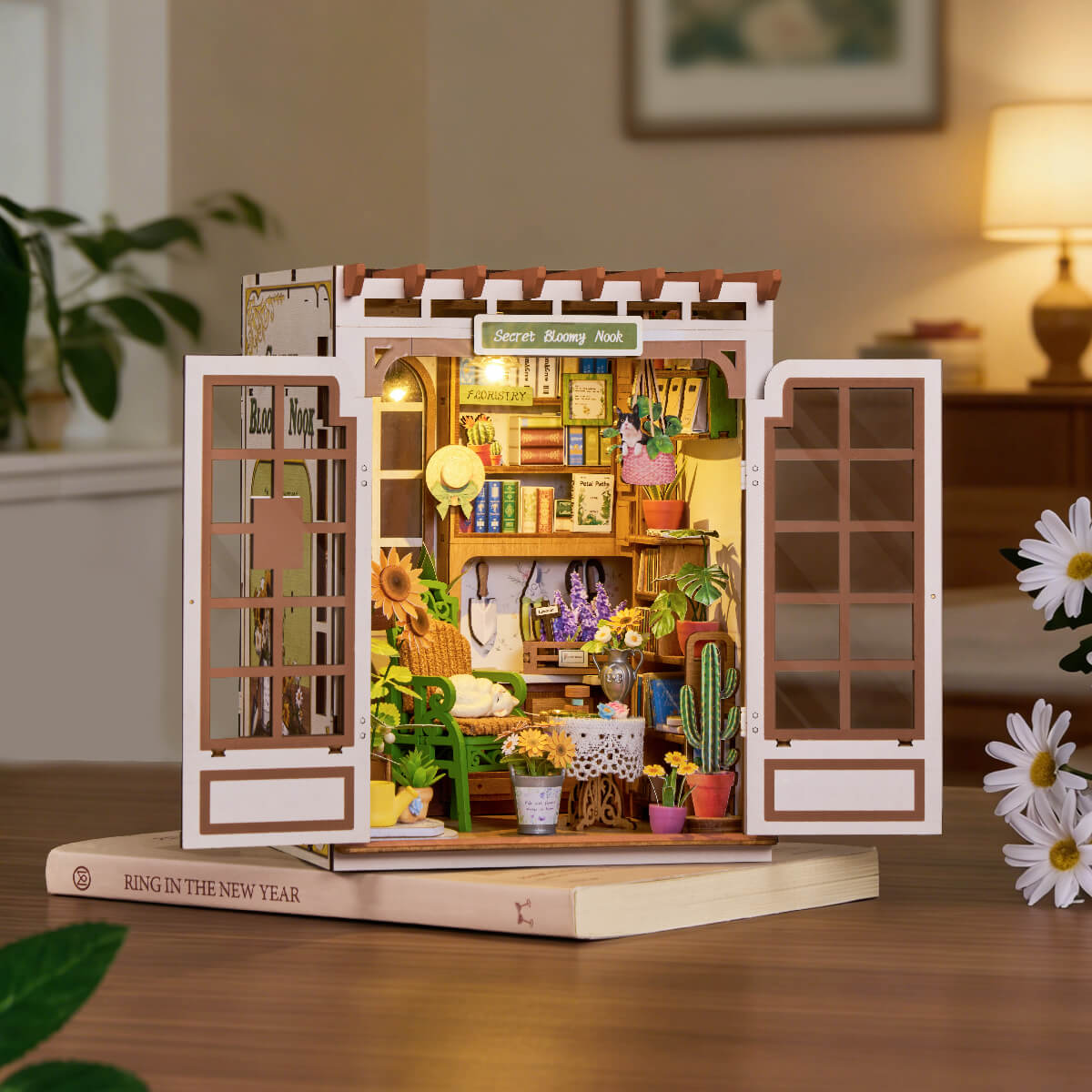 Rolife Secret Bloomy Nook DIY Book Nook TGE04
