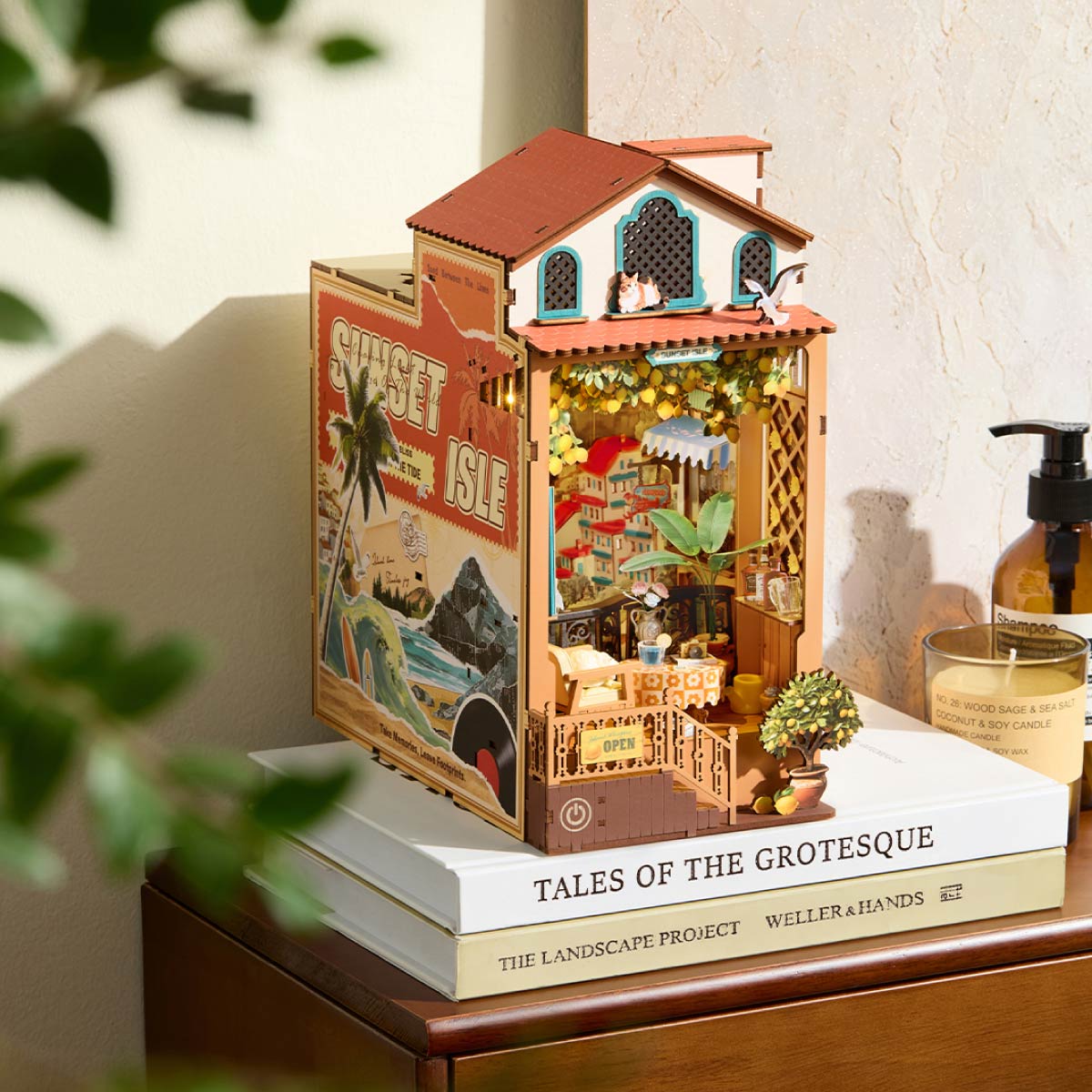 Rolife Sunset Isle DIY Book Nook TGB18