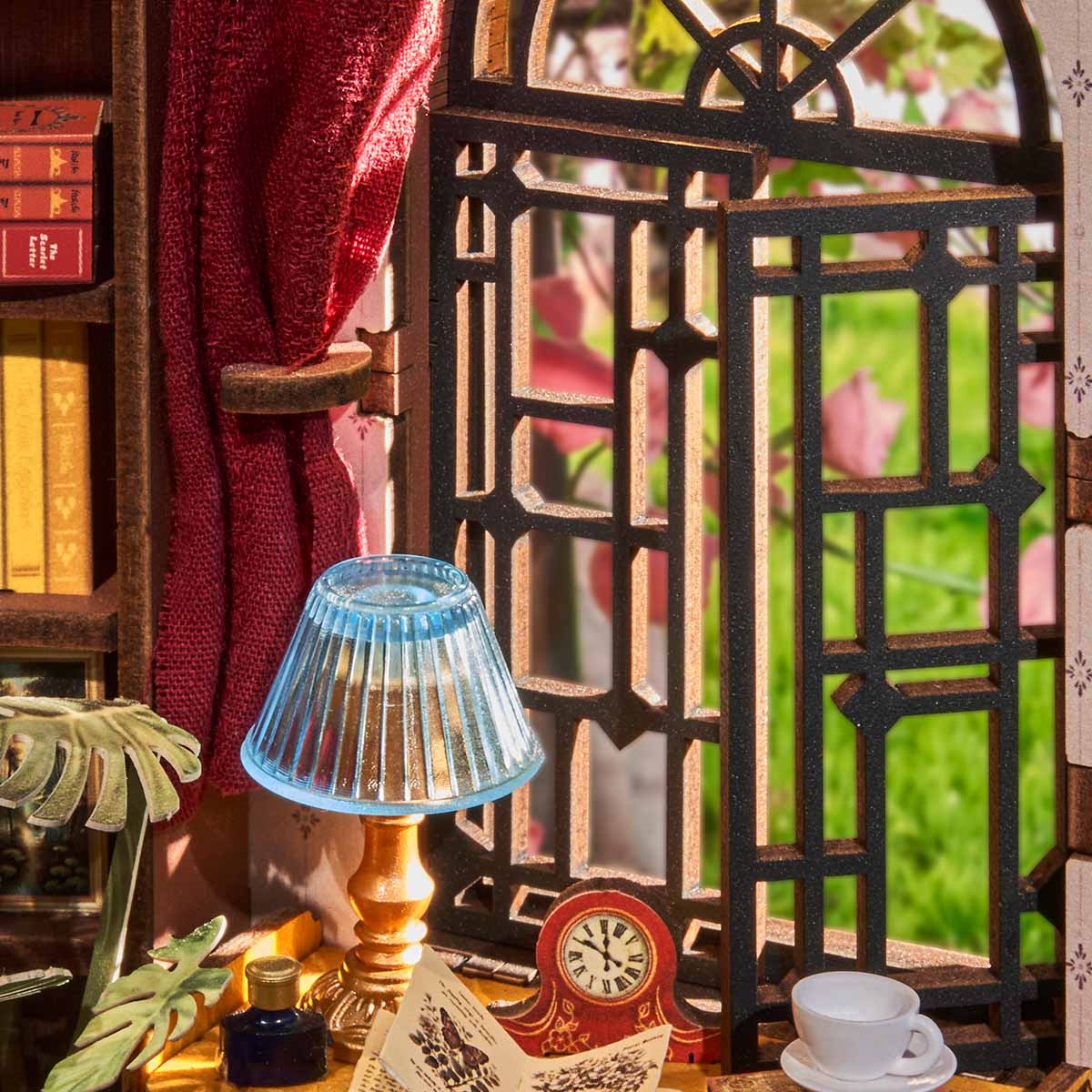 Rolife Silent Corner Study DIY Book Nook TGE02