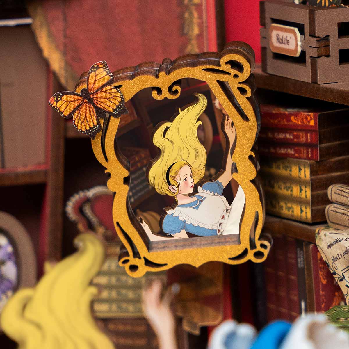 Rolife Fall into Wonder DIY Book Nook TGB12